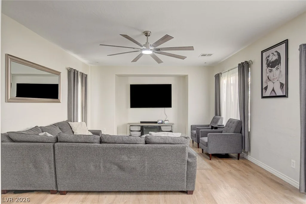 2672 Strichen, Henderson, NV 89044