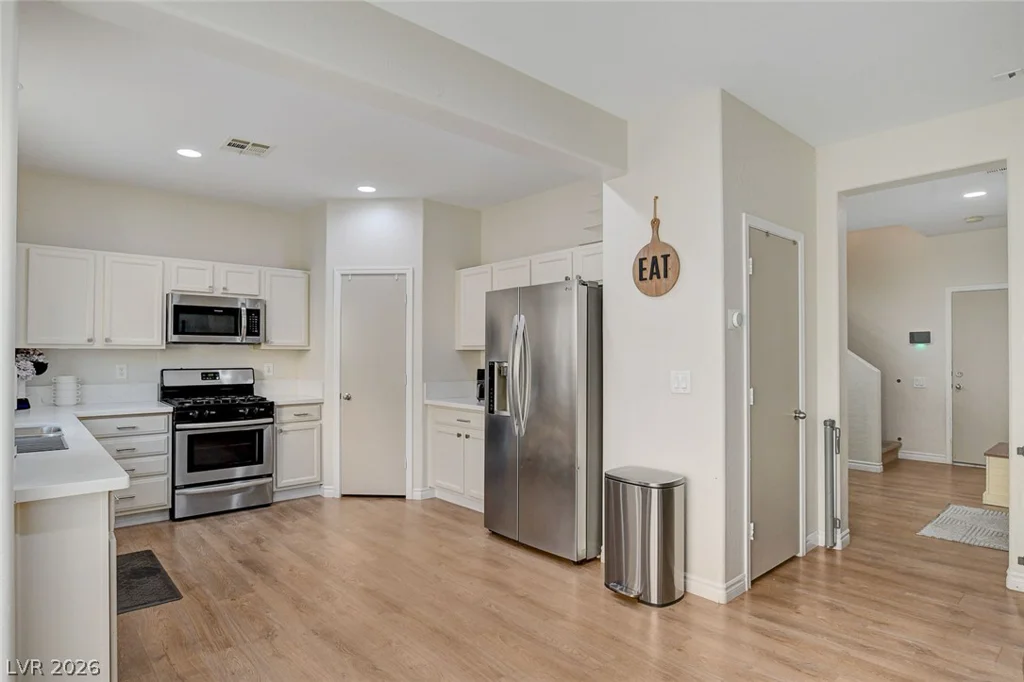 2672 Strichen, Henderson, NV 89044