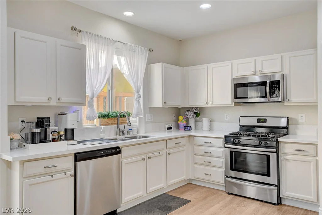 2672 Strichen, Henderson, NV 89044
