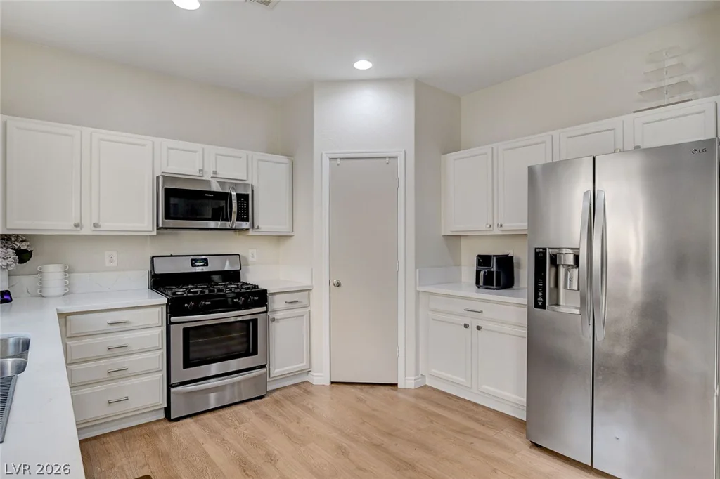 2672 Strichen, Henderson, NV 89044