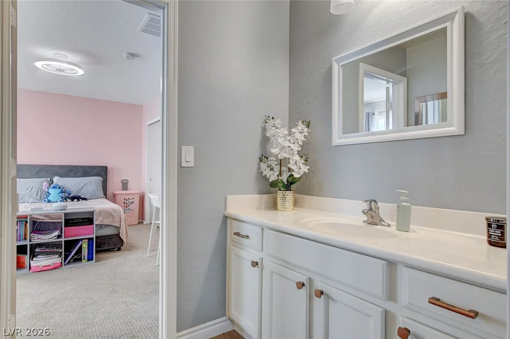 2672 Strichen, Henderson, NV 89044