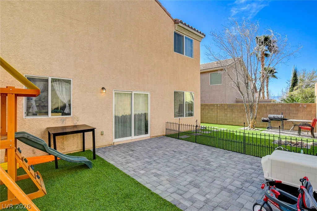 2672 Strichen, Henderson, NV 89044
