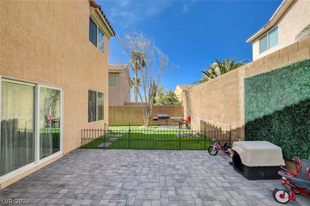 2672 Strichen, Henderson, NV 89044