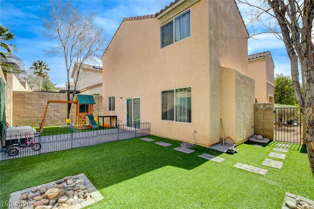 2672 Strichen, Henderson, NV 89044