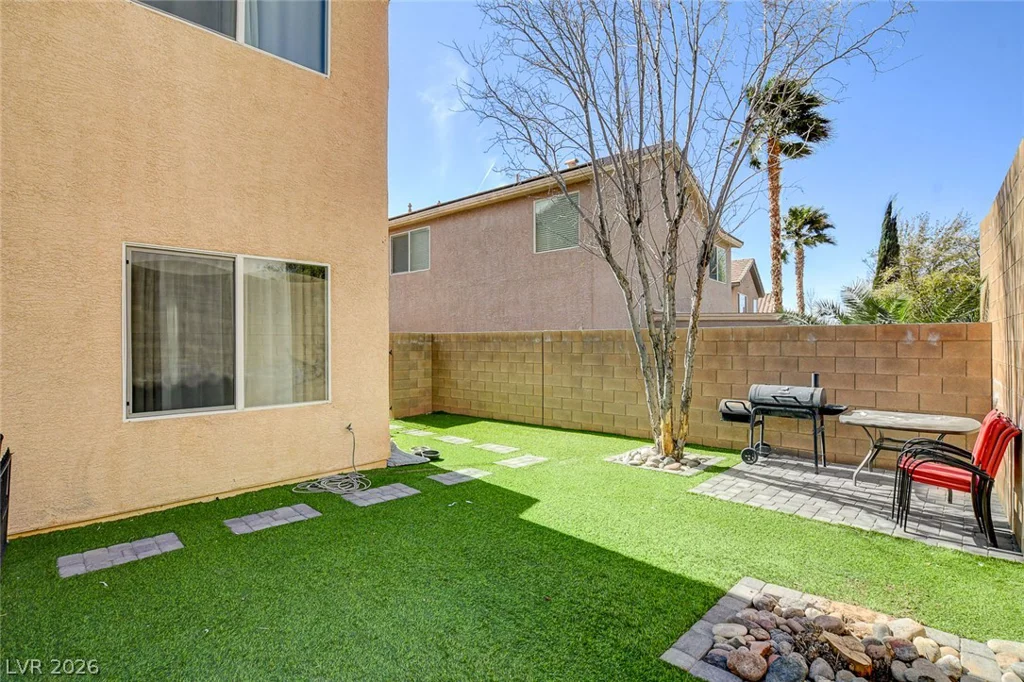 2672 Strichen, Henderson, NV 89044