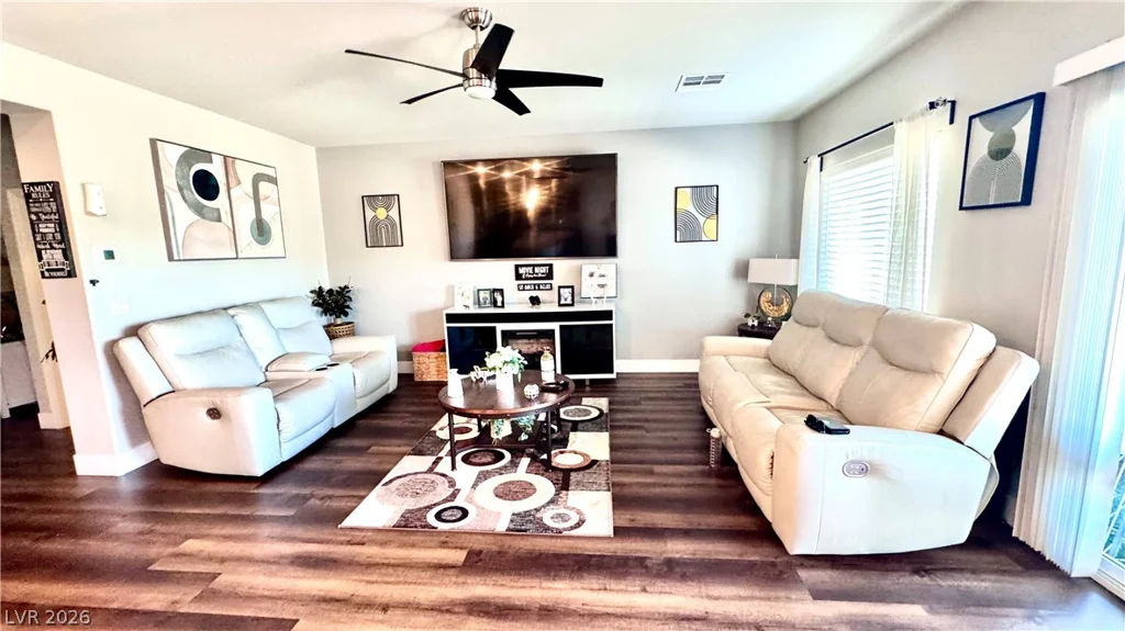 4524 Pointleaf, North Las Vegas, NV 89032