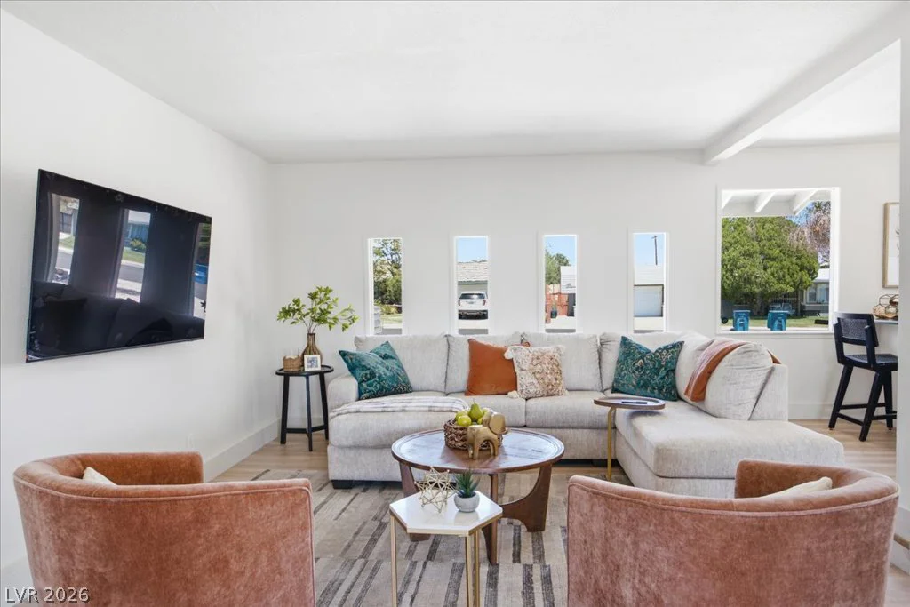 3605 Apache, Las Vegas, NV 89107