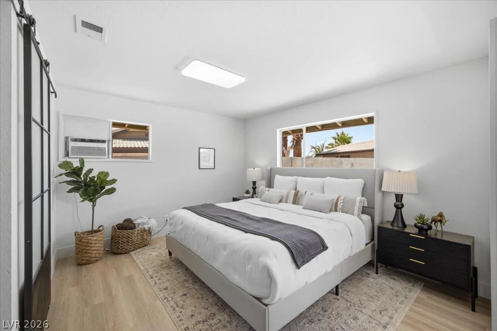 3605 Apache, Las Vegas, NV 89107
