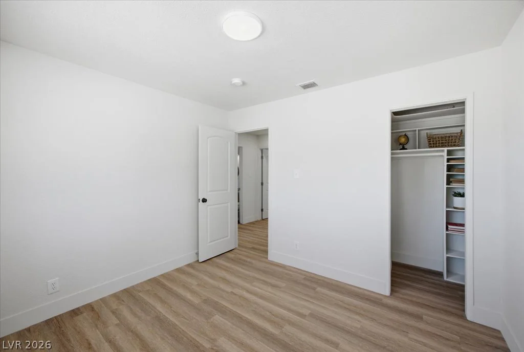3605 Apache, Las Vegas, NV 89107