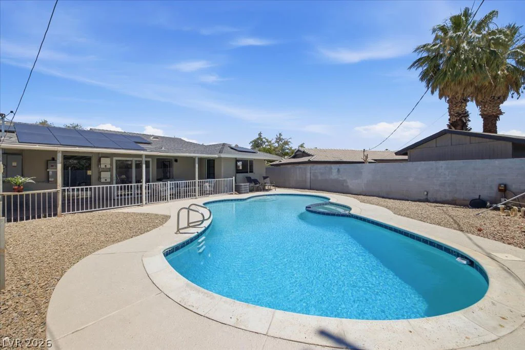 3605 Apache, Las Vegas, NV 89107