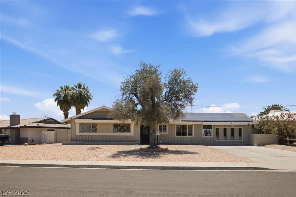 3605 Apache, Las Vegas, NV 89107