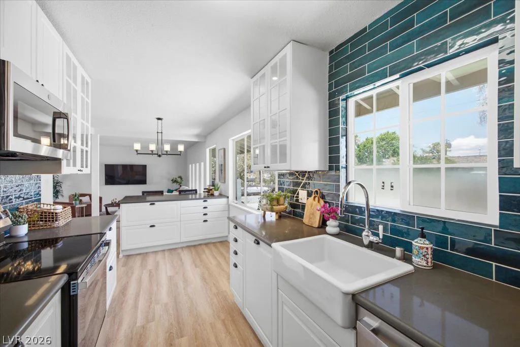 3605 Apache, Las Vegas, NV 89107