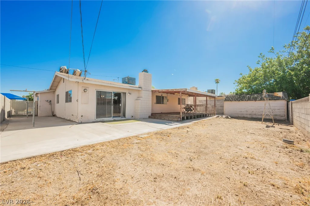 5820 Carmen, Las Vegas, NV 89108