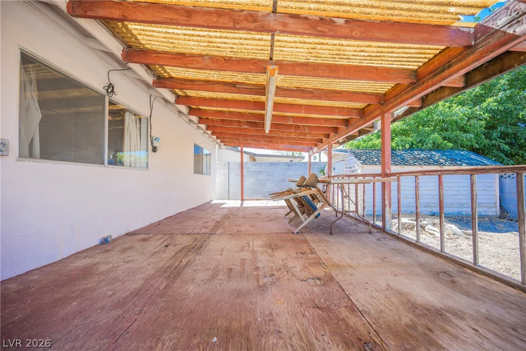 5820 Carmen, Las Vegas, NV 89108
