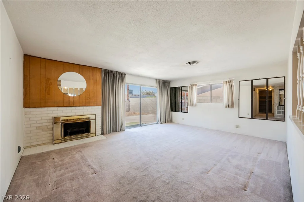 5820 Carmen, Las Vegas, NV 89108