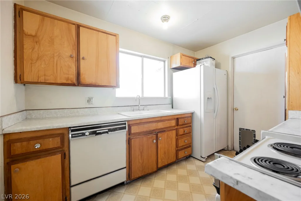 5820 Carmen, Las Vegas, NV 89108