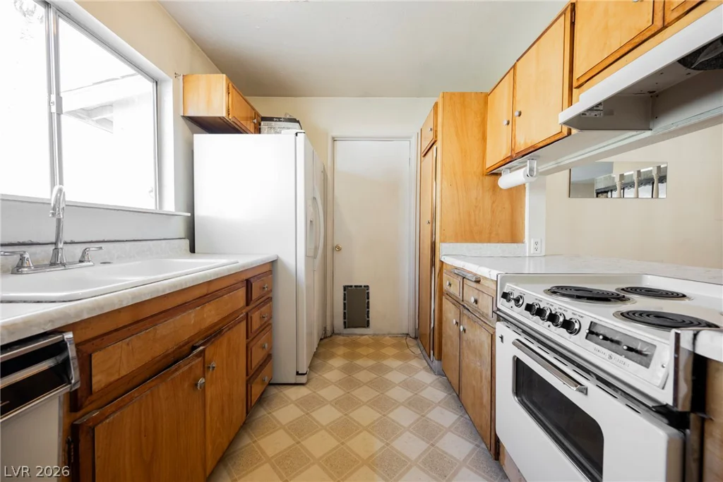 5820 Carmen, Las Vegas, NV 89108