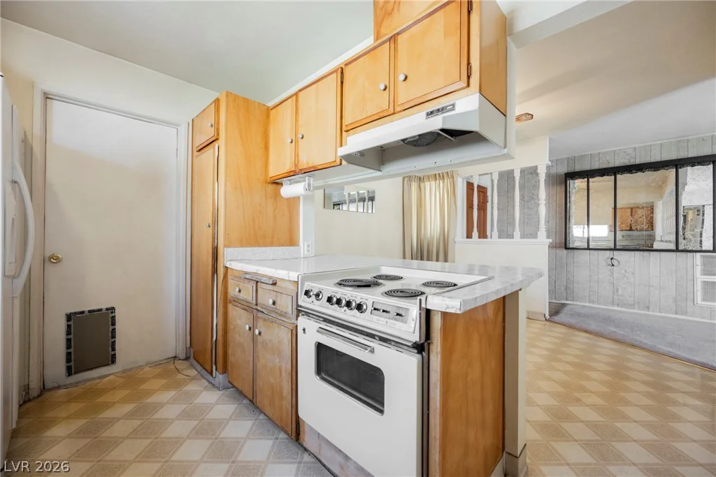 5820 Carmen, Las Vegas, NV 89108