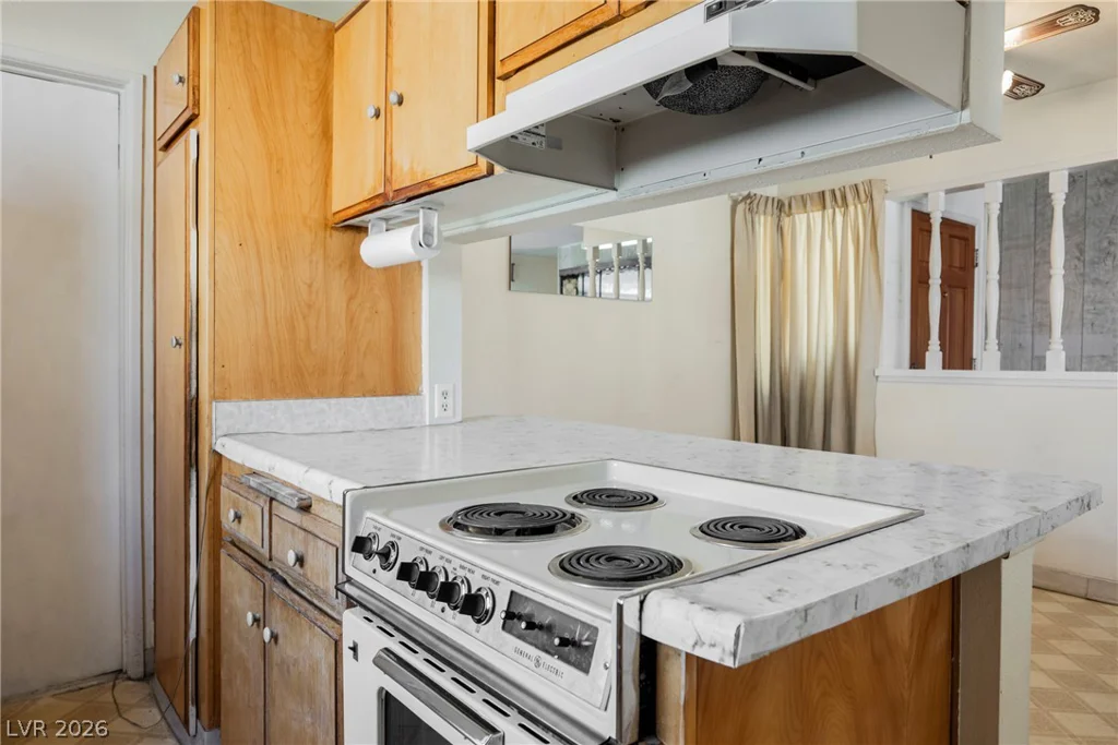 5820 Carmen, Las Vegas, NV 89108