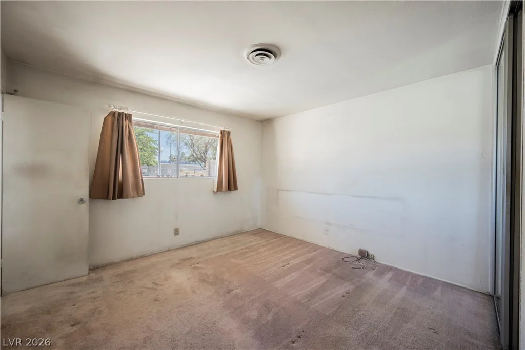 5820 Carmen, Las Vegas, NV 89108