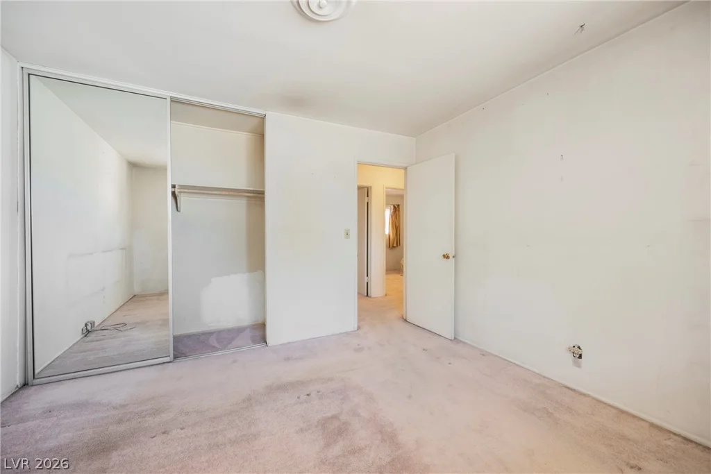 5820 Carmen, Las Vegas, NV 89108