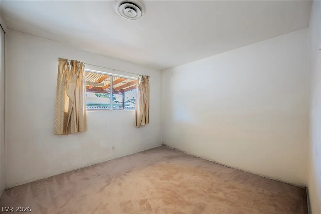 5820 Carmen, Las Vegas, NV 89108