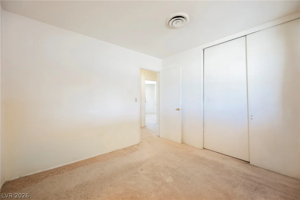 5820 Carmen, Las Vegas, NV 89108
