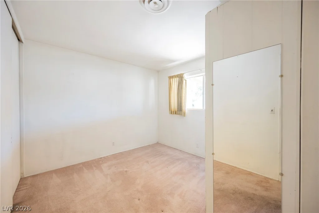 5820 Carmen, Las Vegas, NV 89108