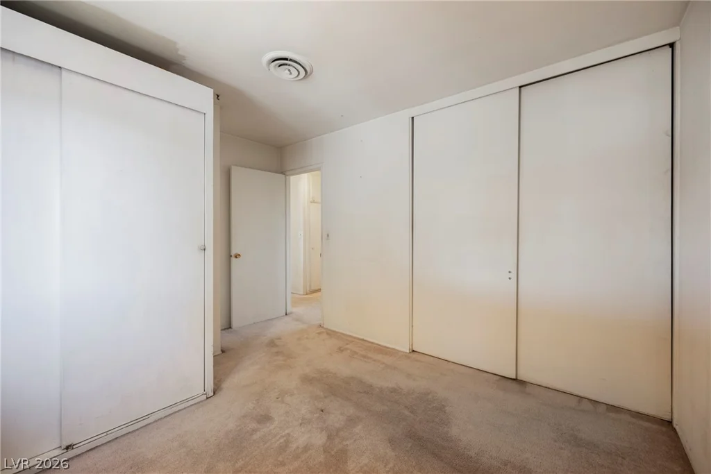 5820 Carmen, Las Vegas, NV 89108