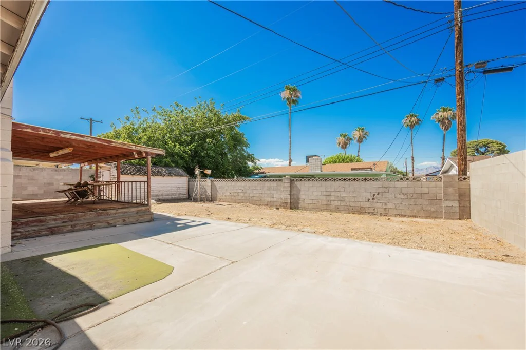 5820 Carmen, Las Vegas, NV 89108