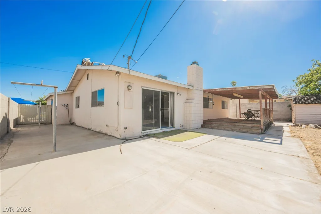 5820 Carmen, Las Vegas, NV 89108