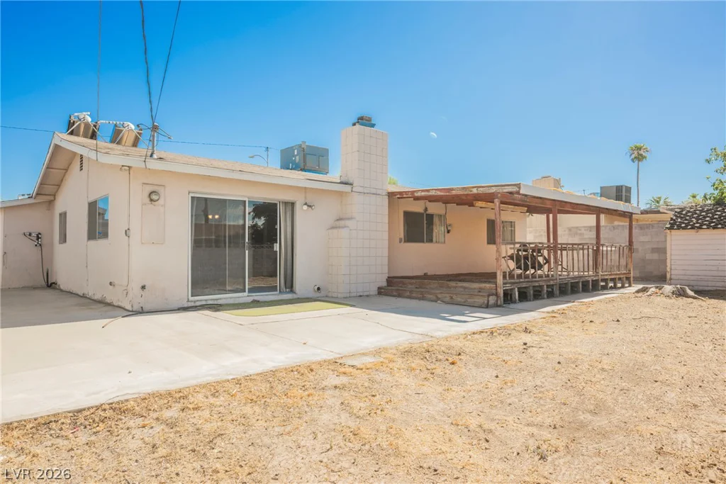 5820 Carmen, Las Vegas, NV 89108
