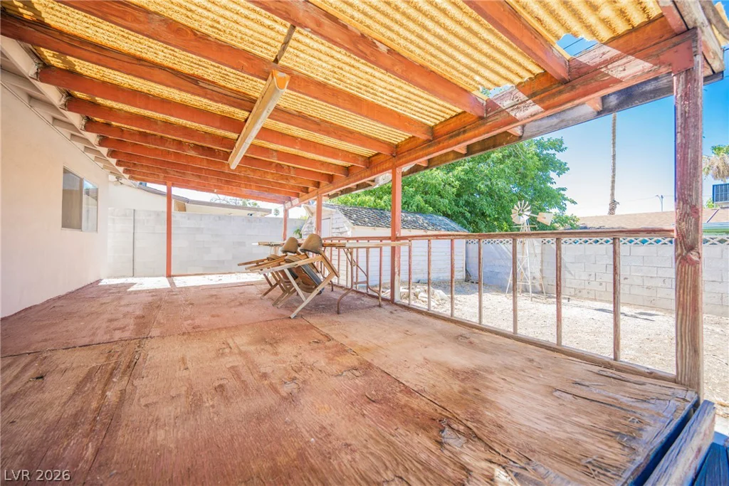 5820 Carmen, Las Vegas, NV 89108