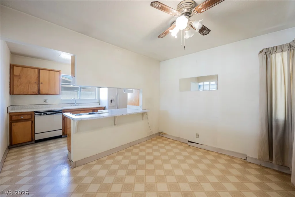 5820 Carmen, Las Vegas, NV 89108
