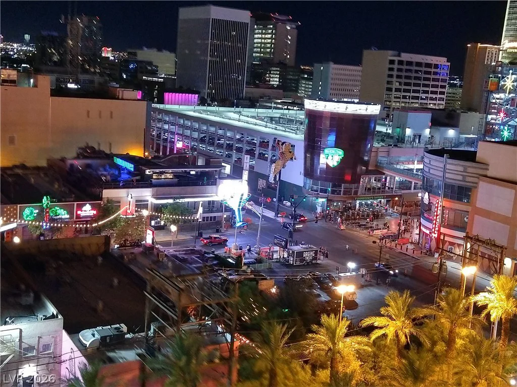 150 LAS VEGAS BLVD N, Las Vegas, NV 89101