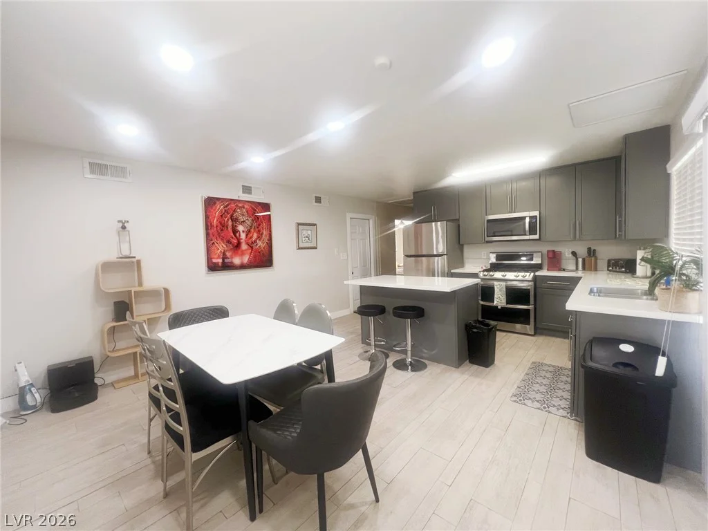 4194 Greenpoint, Las Vegas, NV 89147