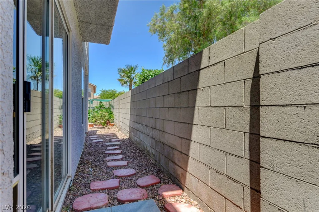 8724 Breezy Brown, Las Vegas, NV 89143