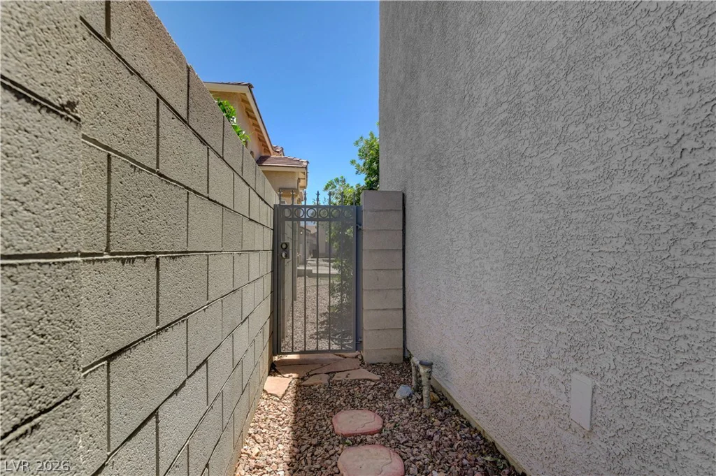 8724 Breezy Brown, Las Vegas, NV 89143