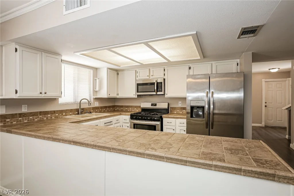 6560 Chardonay, Las Vegas, NV 89108