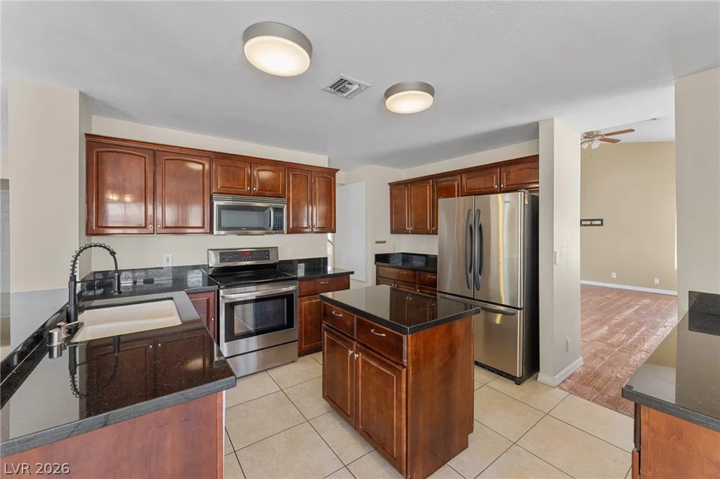 7712 Leavorite, Las Vegas, NV 89128