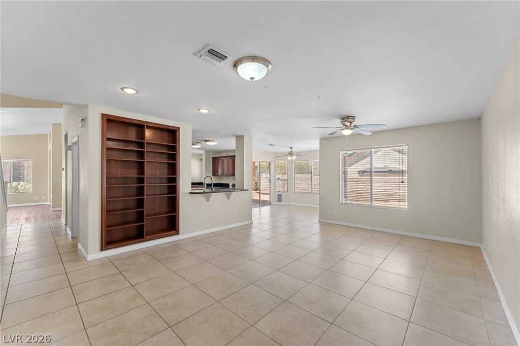 7712 Leavorite, Las Vegas, NV 89128