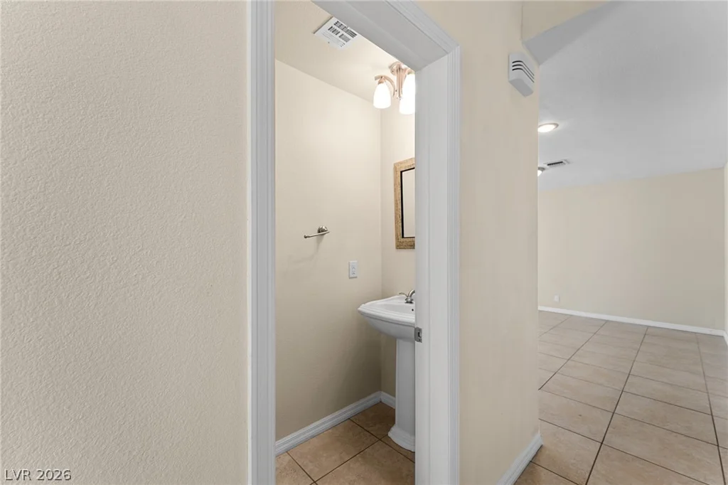 7712 Leavorite, Las Vegas, NV 89128