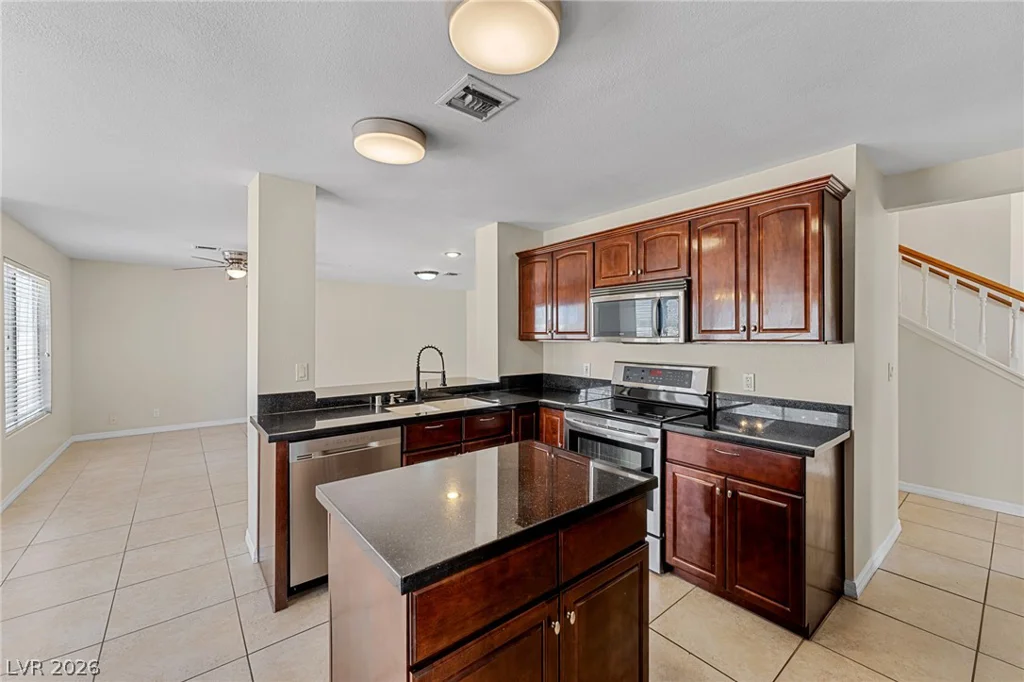 7712 Leavorite, Las Vegas, NV 89128