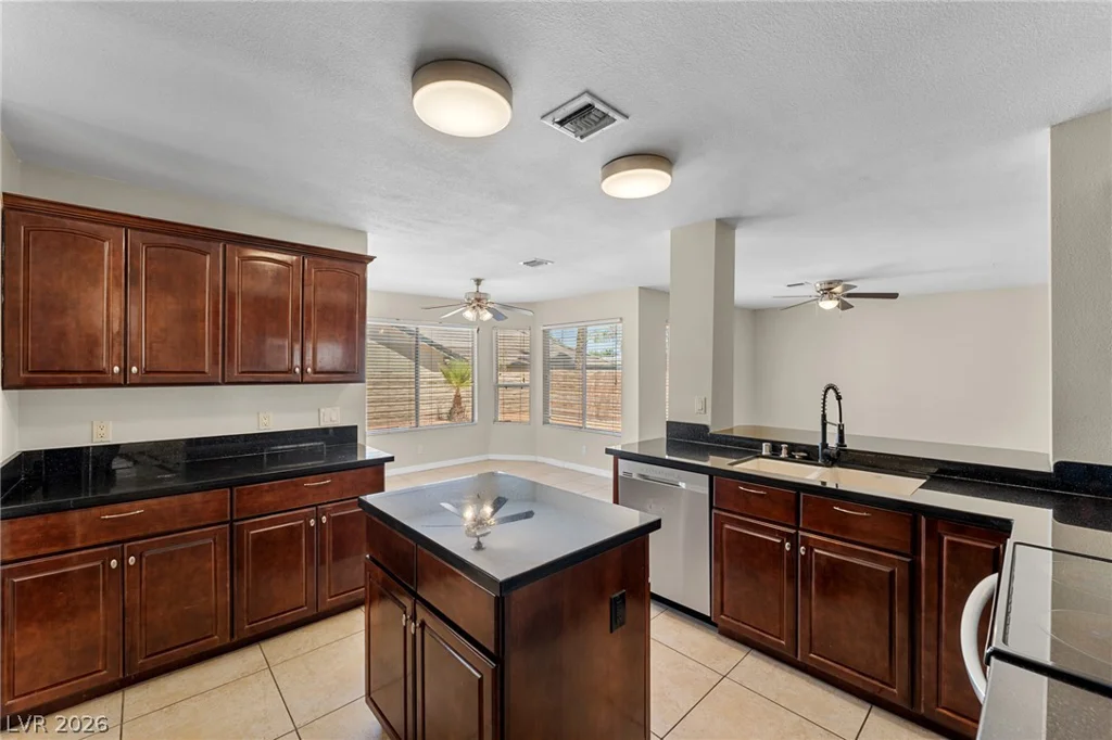 7712 Leavorite, Las Vegas, NV 89128