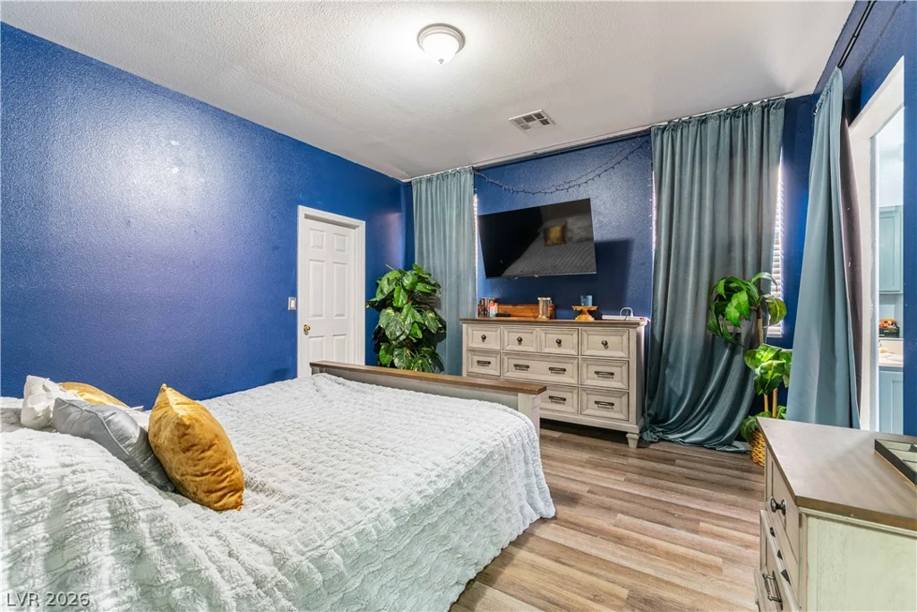 5448 Raccoon Valley, Las Vegas, NV 89122