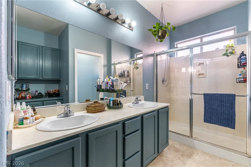 5448 Raccoon Valley, Las Vegas, NV 89122