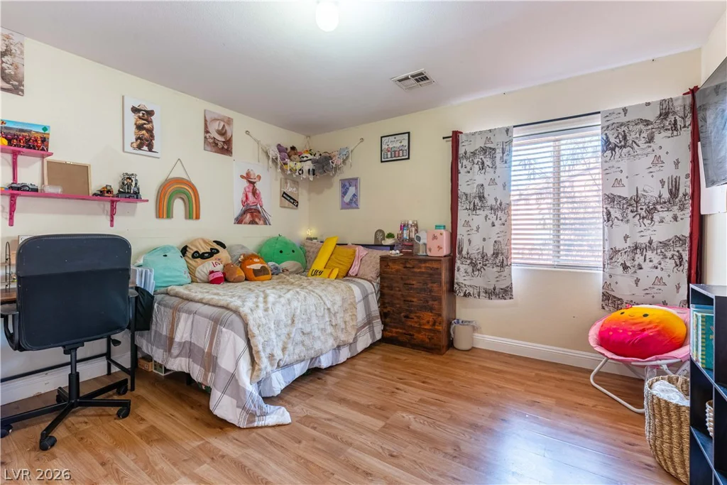 5448 Raccoon Valley, Las Vegas, NV 89122