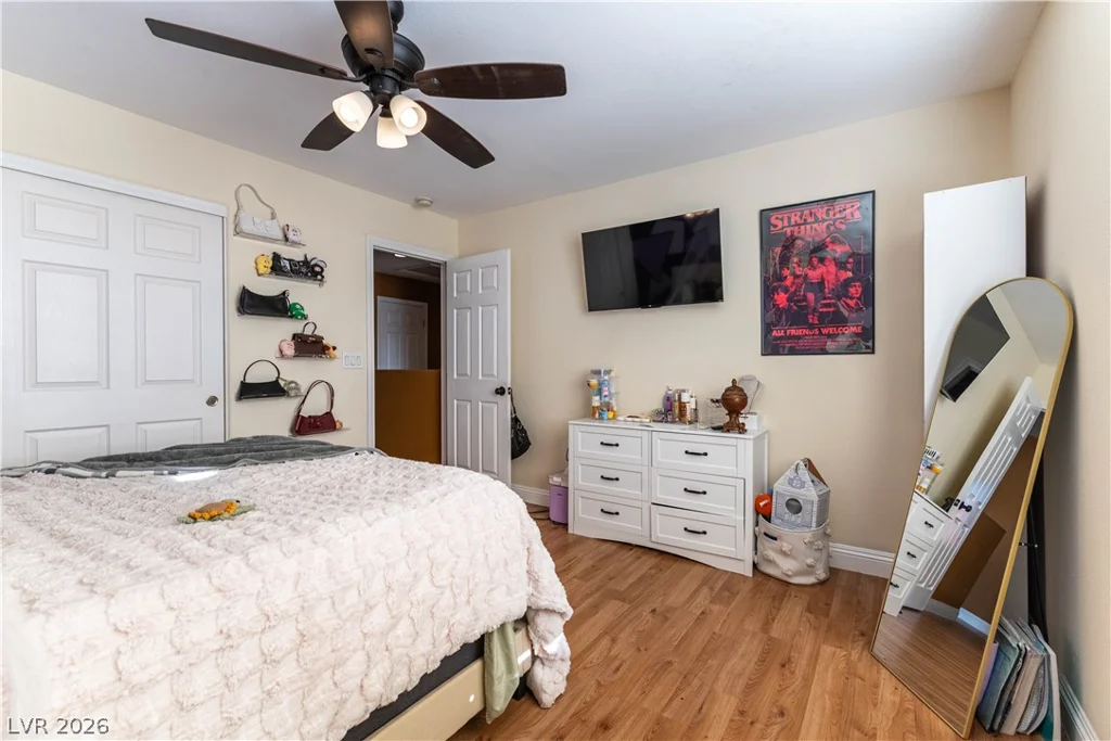 5448 Raccoon Valley, Las Vegas, NV 89122