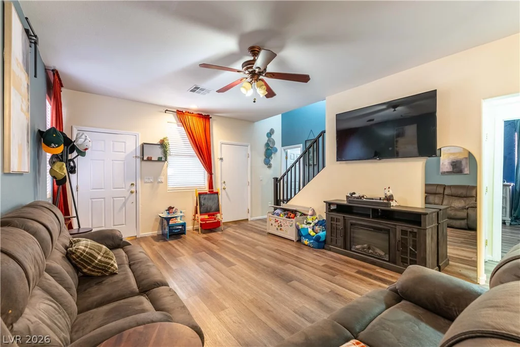 5448 Raccoon Valley, Las Vegas, NV 89122