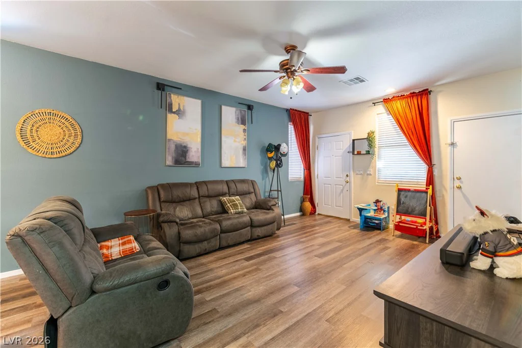 5448 Raccoon Valley, Las Vegas, NV 89122